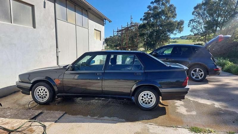 Usata Alfa Romeo 75 148 CV (108 kW) 1991 Berlina