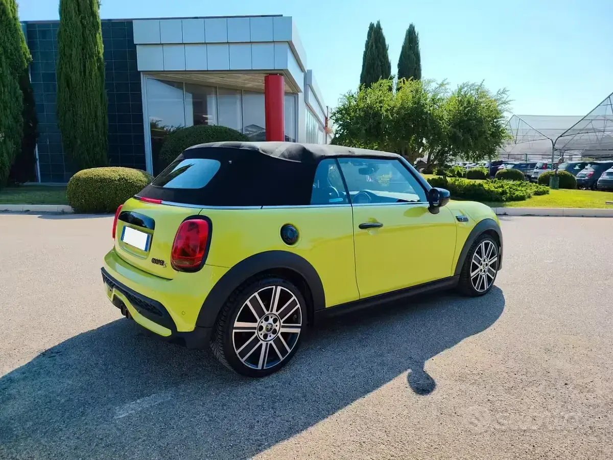 Usata Mini Cooper S Cabriolet 178 CV (130 kW) 2024 Verde Cabrio