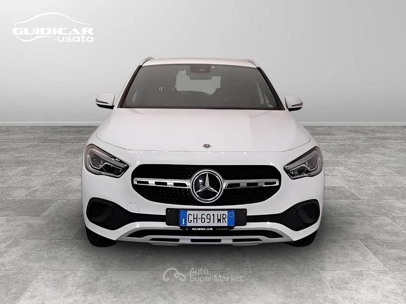 Usata Mercedes GLA180 116 CV (85 kW) 2022 Bianco SUV