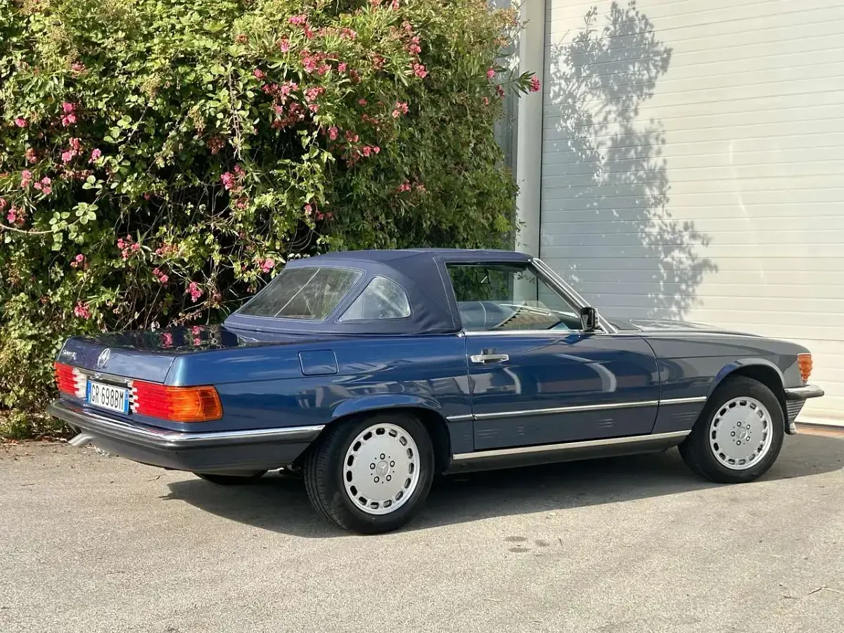 Usata Mercedes SL500 245 CV (180 kW) 1986 Blu/azzurro Cabrio