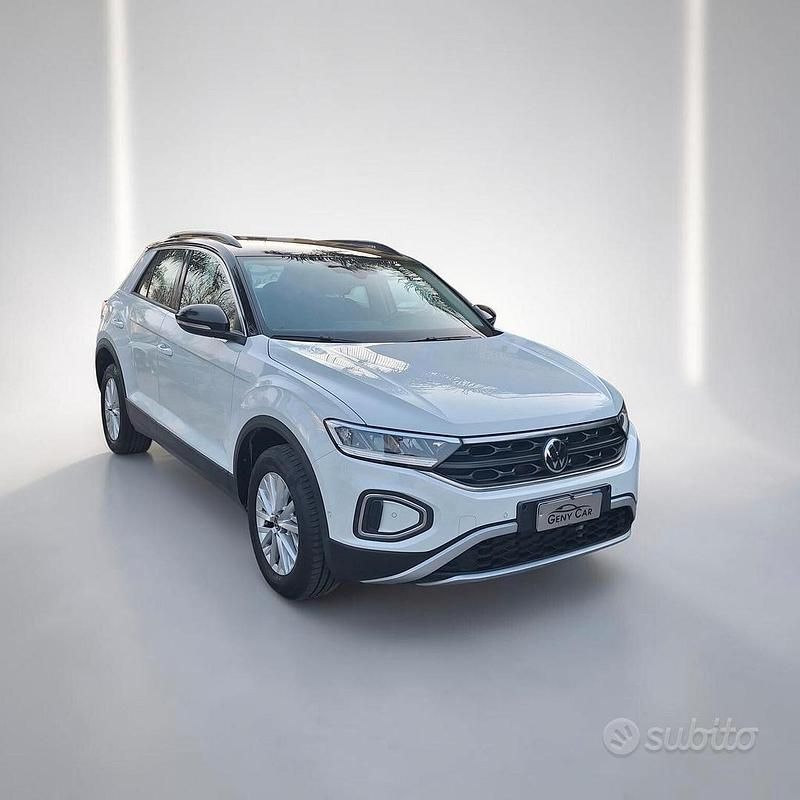 Begagnad VW T-Roc Life 150 HK (110 kW) 2024 Brun SUV