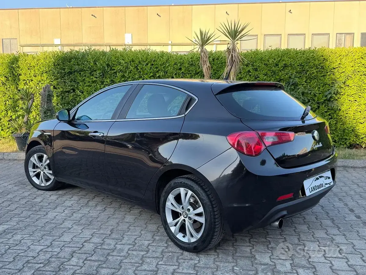 Usata Alfa Romeo Giulietta 105 CV (77 kW) 2011 Nero Utilitaria
