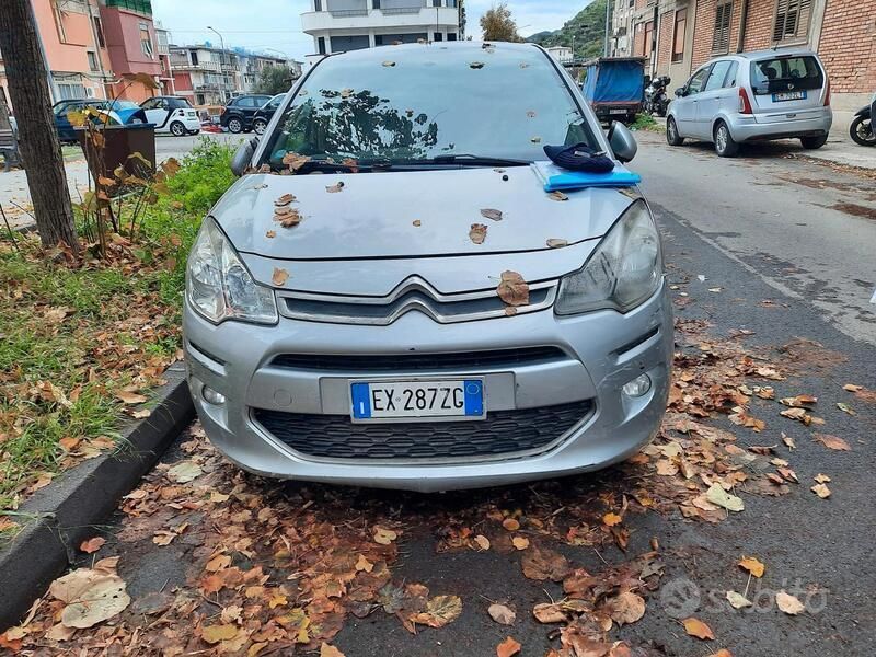 Grigio Usata 2015 Citroën C3 Due volumi | 6000 € (Buon prezzo) - Immagine 1/4