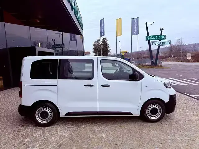 Usata Peugeot Expert 150 CV (110 kW) 2018 Bianco Furgone