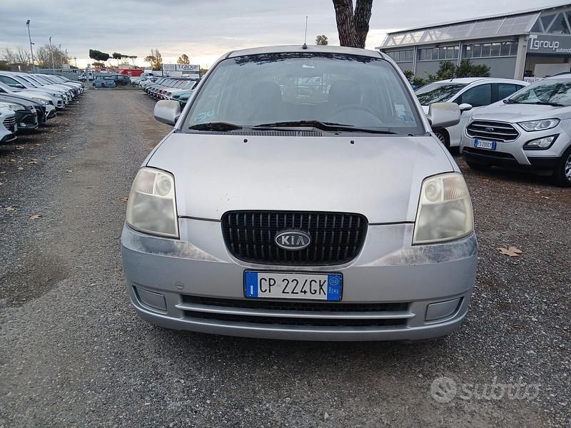 Usata Kia Picanto Light 65 CV (47 kW) 2004 Grigio Utilitaria
