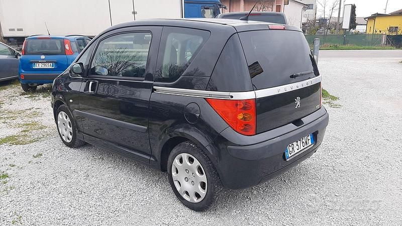 Usata Peugeot 1007 73 CV (53 kW) 2008 Nero Monovolume