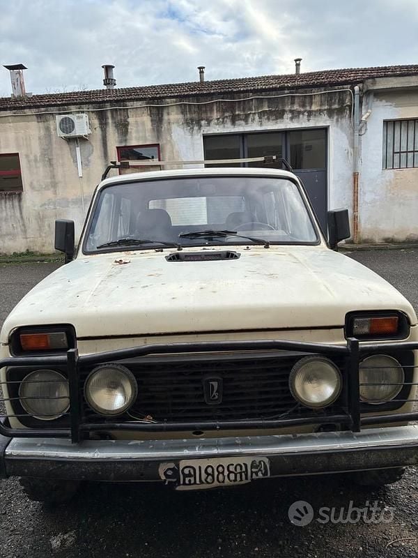 Usata Lada niva 2005 Bianco SUV