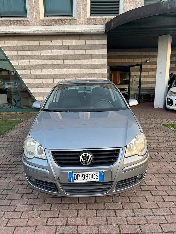 Usata VW Polo Comfortline 70 CV (51 kW) 2008 Grigio Berlina