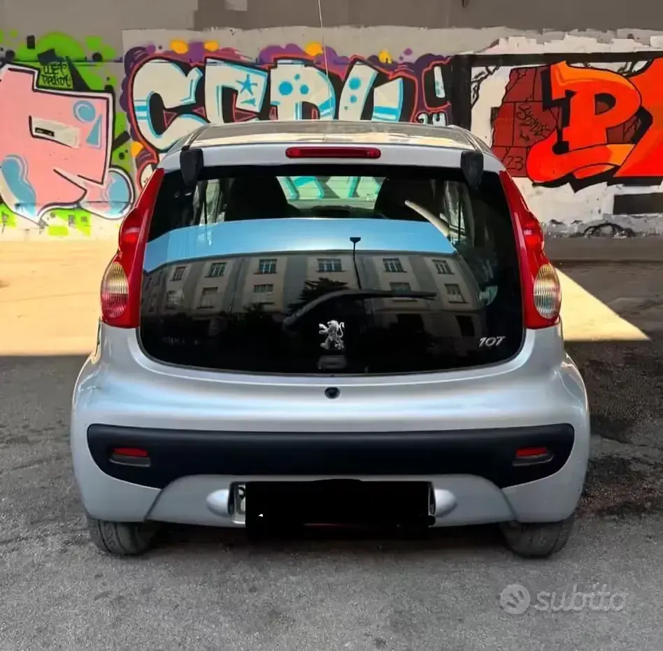 Usata Peugeot 107 68 CV (50 kW) 2006 Grigio Utilitaria