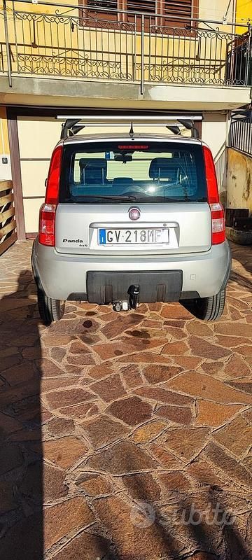 Usata Fiat Panda 4x4 Climbing 69 CV (50 kW) 2012 Grigio Utilitaria