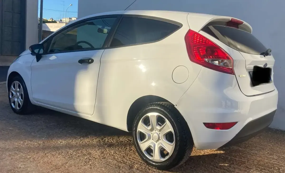 Usata Ford Fiesta 68 CV (50 kW) 2011 Berlina