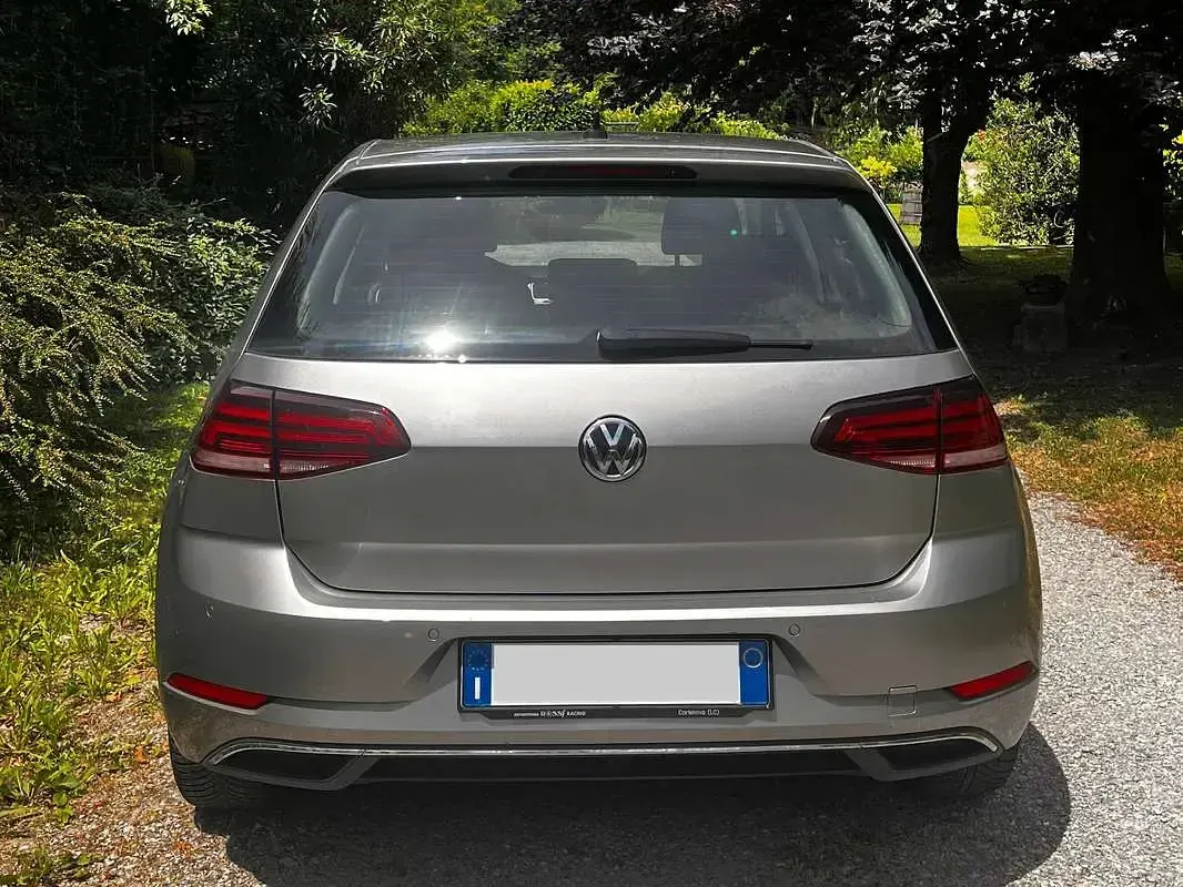Usata VW Golf VII Business 116 CV (85 kW) 2019 Argento Berlina