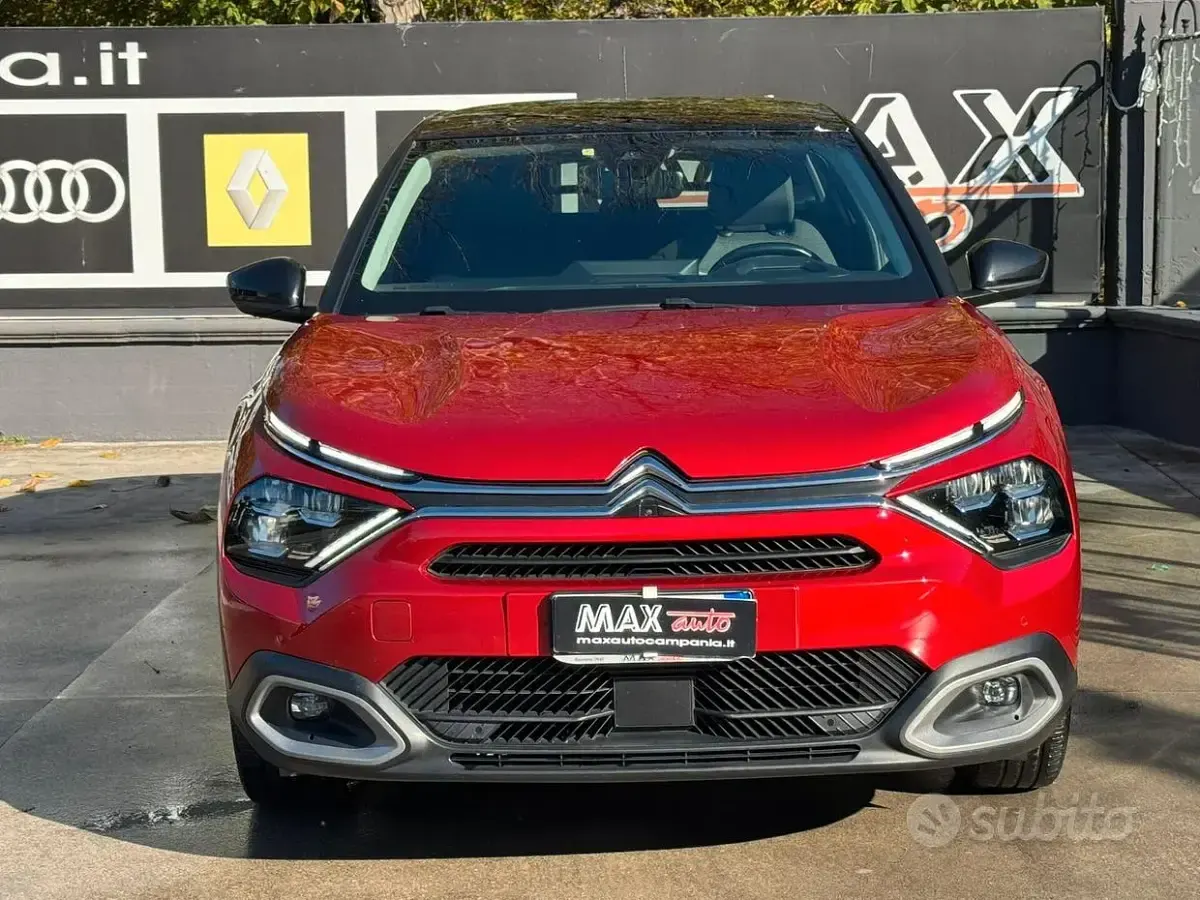 Begagnad Citroën C4 Shine 131 HK (96 kW) 2021 Röd Sedan