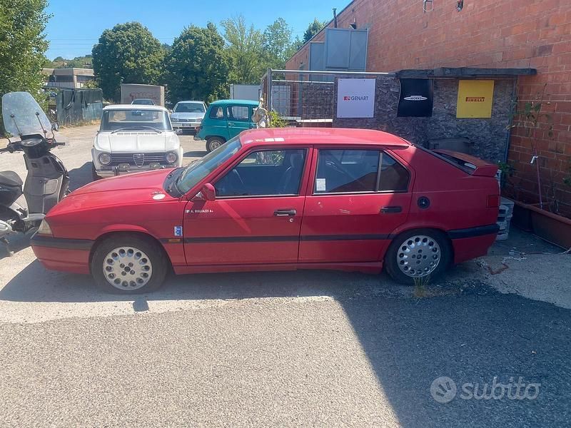 Usata Alfa Romeo 33 129 CV (94 kW) 1992 Utilitaria