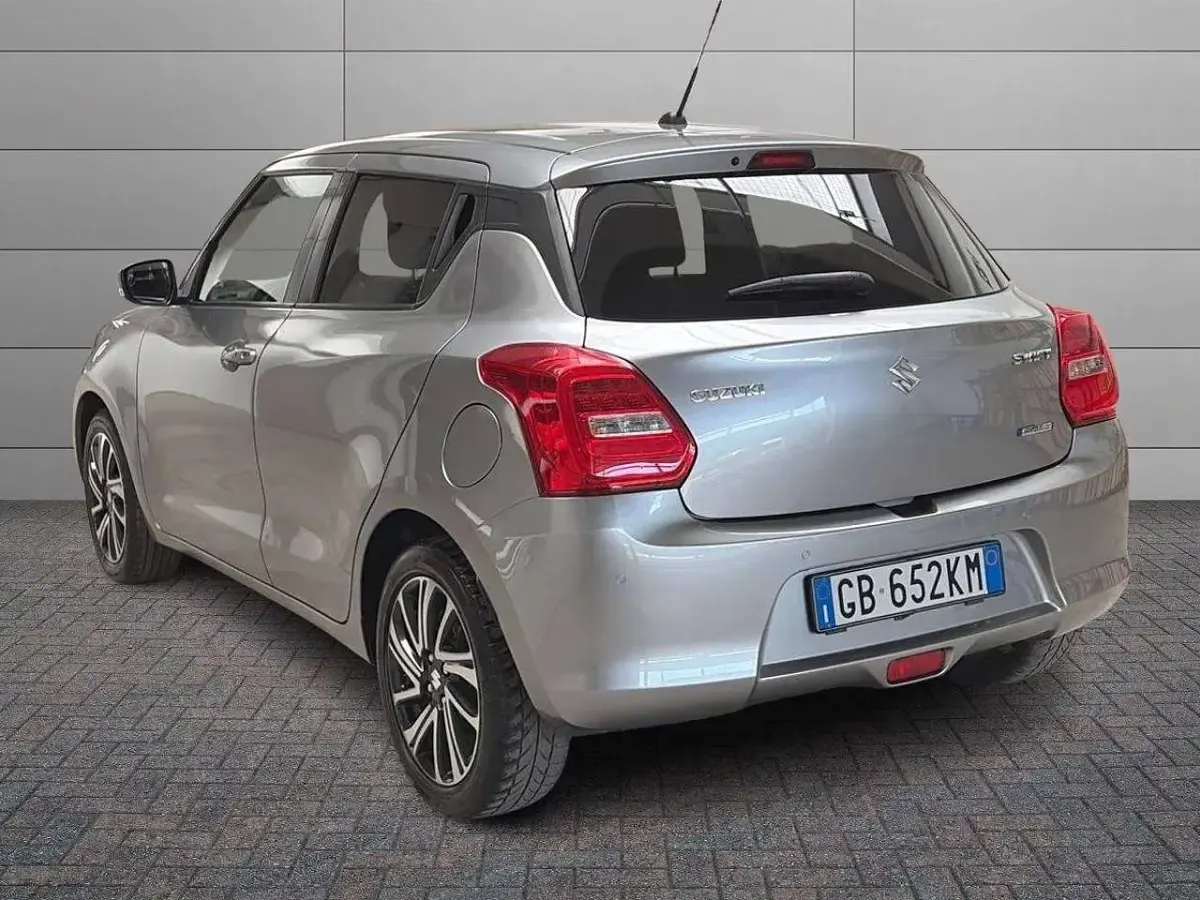 Usata Suzuki Swift 83 CV (61 kW) 2020 Grigio Utilitaria