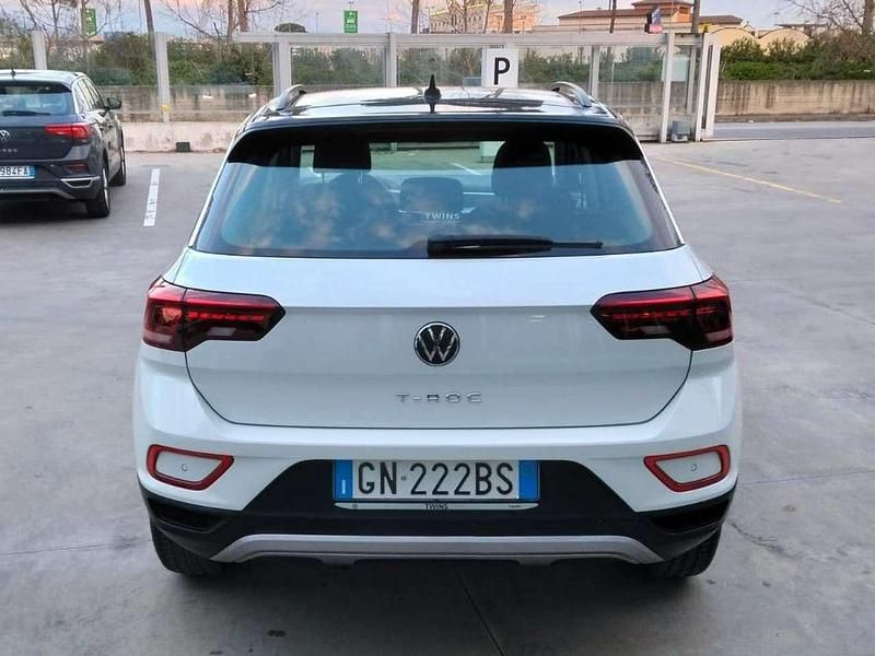 Usata VW T-Roc Life 110 CV (80 kW) 2023 Pure white / tetto nero SUV