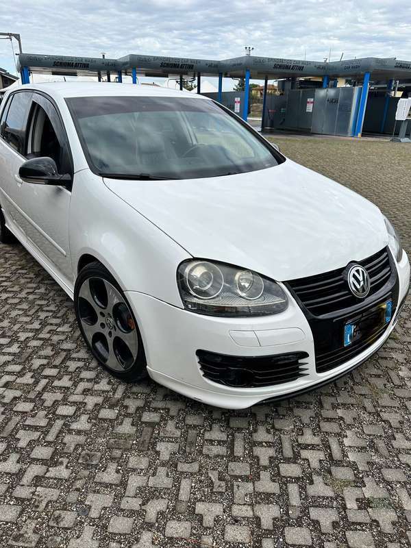 Usato 2008 VW Golf V 2.0 Diesel 140 CV (5.000 €)