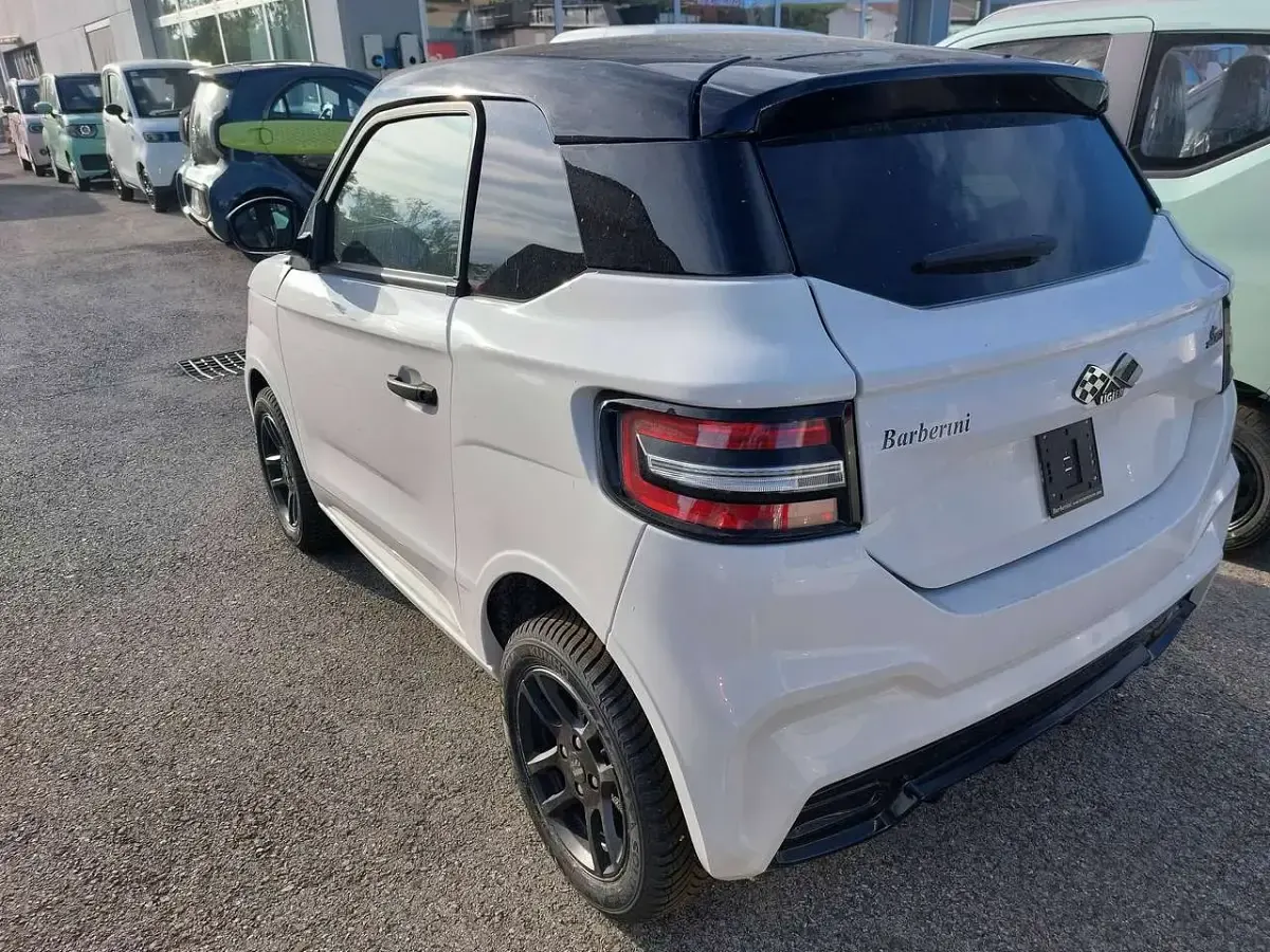 Nuova Ligier JS50 2026 Bianco Utilitaria