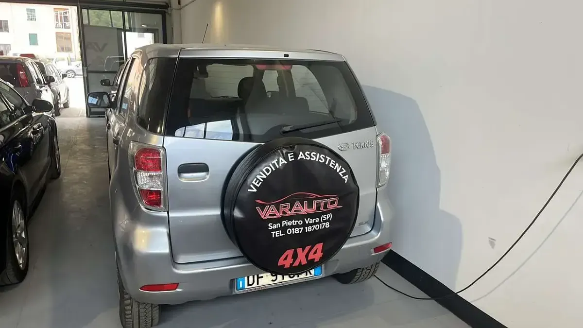 Usata Daihatsu Terios 105 CV (77 kW) 2007 Argento SUV