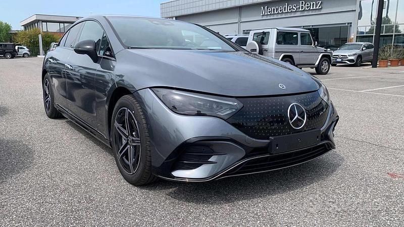 Usata Mercedes EQE350 Premium 214 kW (292 CV) 2023 Grigio Coupé