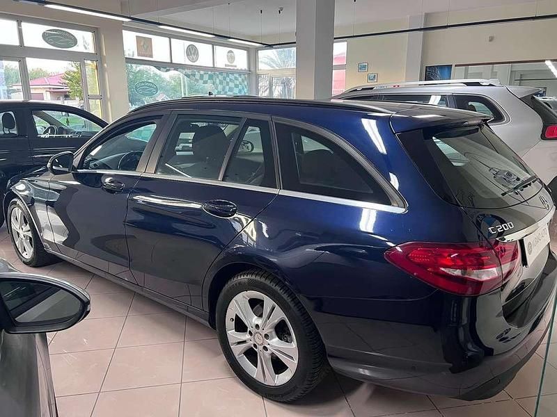 Usata Mercedes C200 136 CV (100 kW) 2015 Blu/azzurro Station wagon
