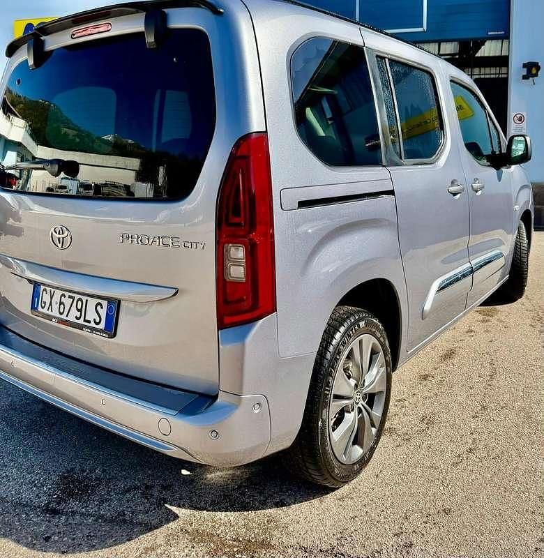 Usata Toyota Proace City City 131 CV (96 kW) 2024 Grigio Monovolume