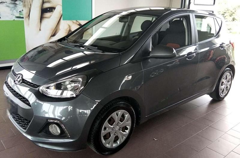 Usata Hyundai i10 Comfort 67 CV (49 kW) 2014 Grigio Utilitaria