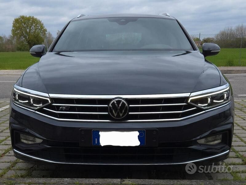 Usata VW Passat Executive 150 CV (110 kW) 2020 Grigio Station wagon