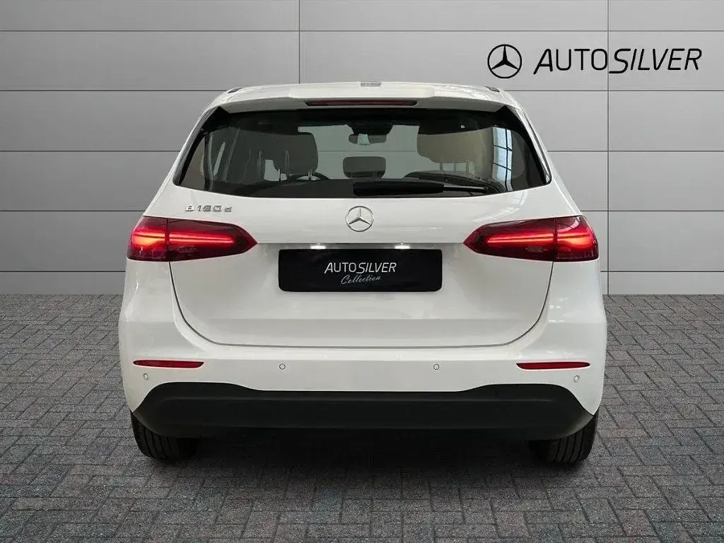 Usata Mercedes B180 Advanced 116 CV (85 kW) 2025 Bianco / pastello Utilitaria