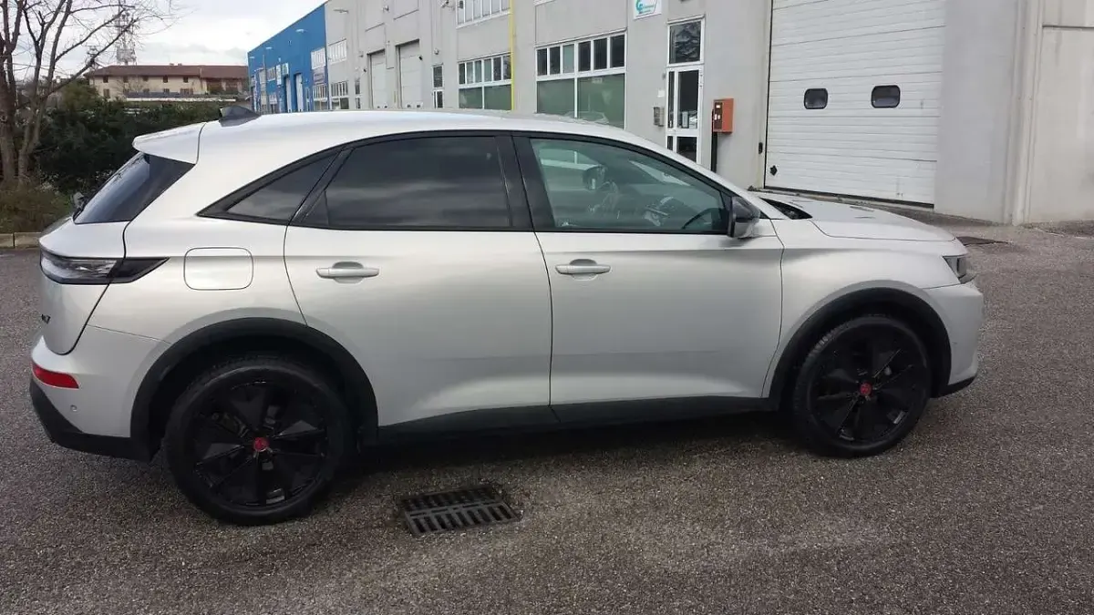 Usata DS Automobiles DS7 Crossback Performance 131 CV (96 kW) 2023 Argento SUV