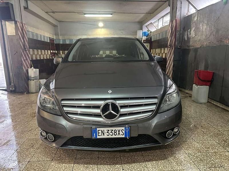 Usata Mercedes B180 Executive 109 CV (80 kW) 2012 Grigio Monovolume