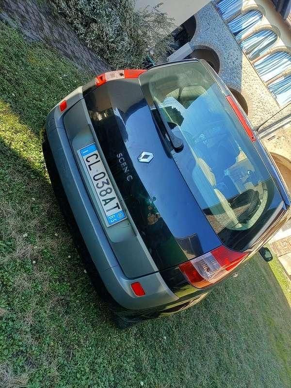 Usata Renault Scénic II Dynamique 120 CV (88 kW) 2004 Monovolume