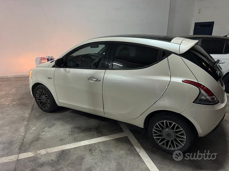 Usata Lancia Ypsilon 69 CV (50 kW) 2011 Utilitaria
