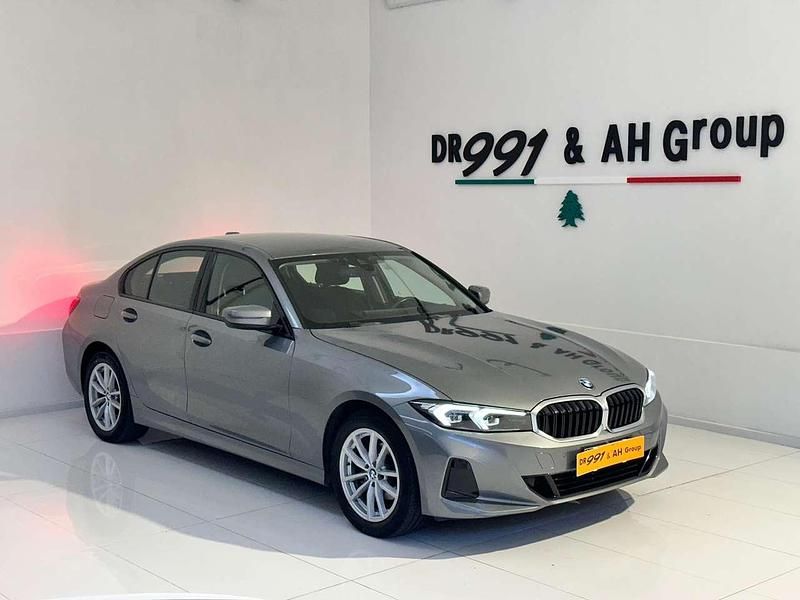 Grigio Usata 2023 BMW 318 Tre volumi | 31.900 € (Super prezzo) - Immagine 1/4