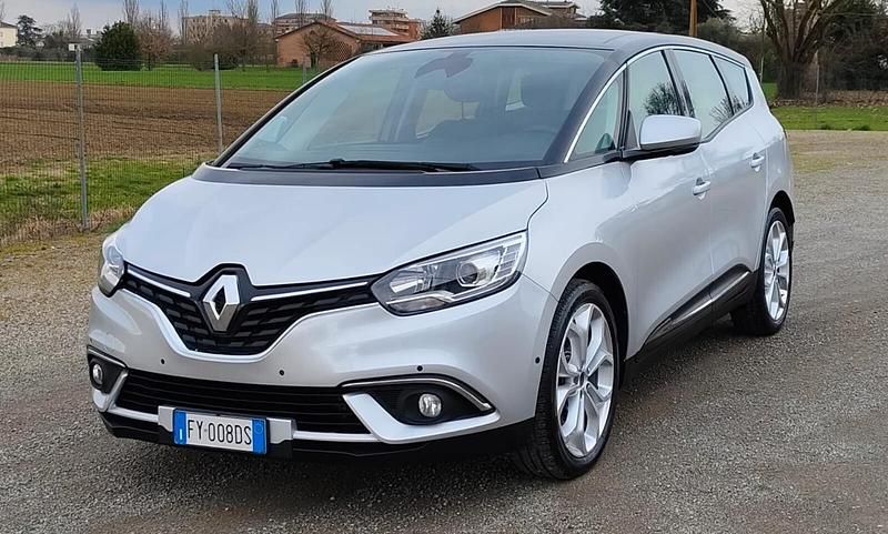 Usata Renault Grand Scénic IV Initiale Paris 120 CV (88 kW) 2019 Argento Monovolume