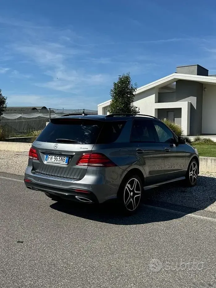 Usata Mercedes GLE250 Executive 204 CV (150 kW) 2017 Grigio SUV