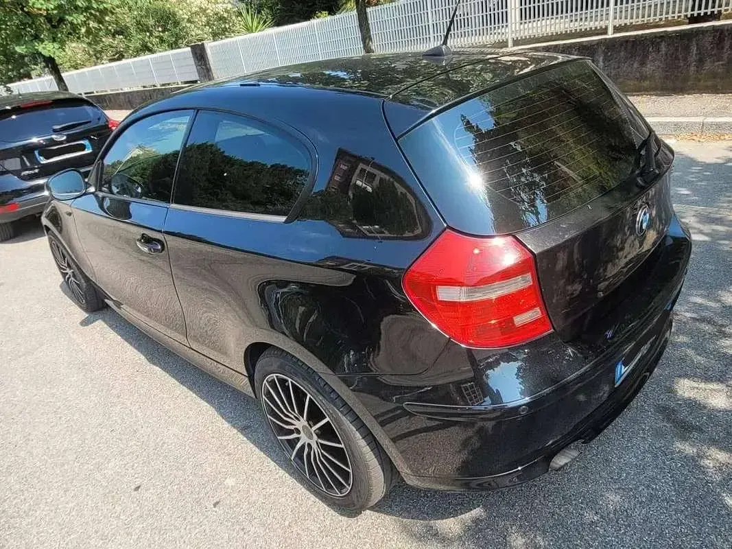 Usata BMW 118 143 CV (105 kW) 2010 Nero Utilitaria