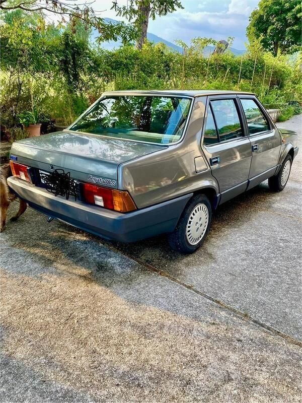 Usata Fiat Regata 68 CV (50 kW) 1985 Grigio Berlina