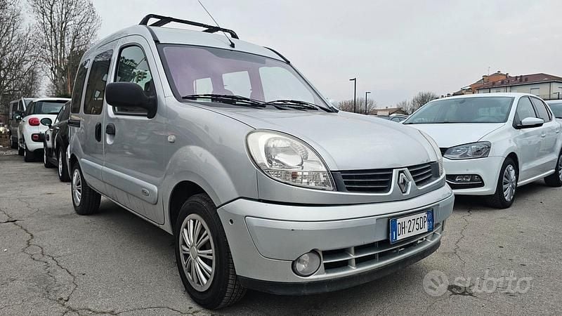 Usata Renault Kangoo Luxe 81 CV (59 kW) 2007 Grigio Monovolume