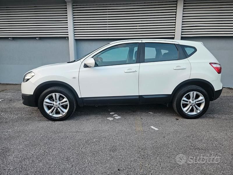 Usata Nissan Qashqai Tekna 116 CV (85 kW) 2012 Bianco SUV