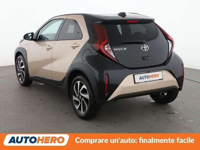 Usata Toyota Aygo X Trend 72 CV (52 kW) 2025 Oro SUV