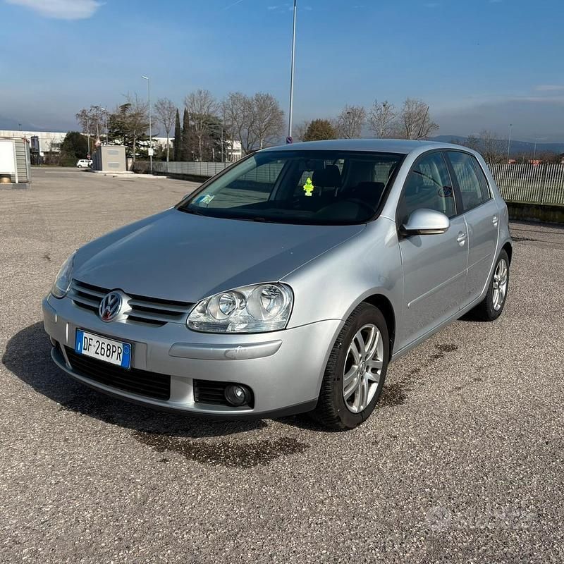 Usata VW Golf V 2007 Grigio Utilitaria