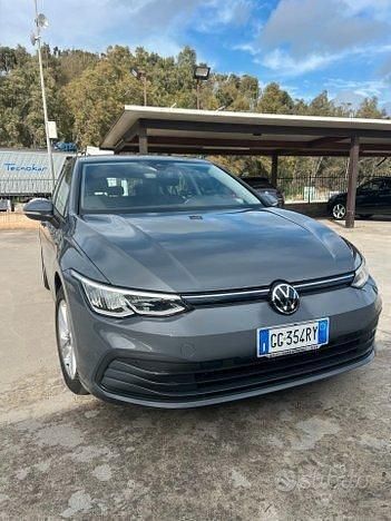 Usata VW Golf VIII Style 116 CV (85 kW) 2021 Grigio Berlina