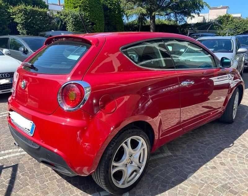 Rosso Usata 2010 Alfa Romeo MiTo Due volumi | 4400 € (Buon prezzo) - Immagine 1/4