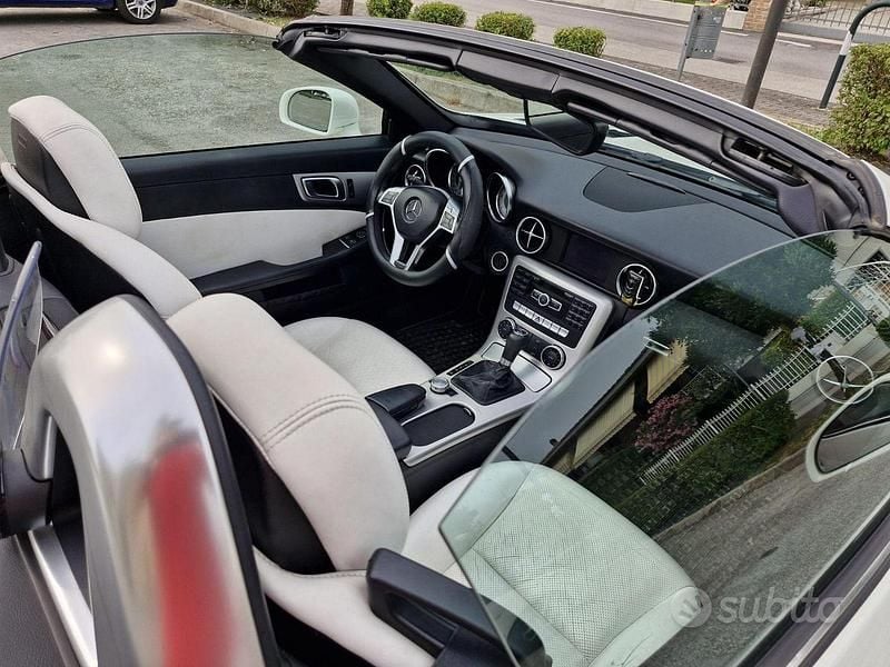 Usata Mercedes SLK250 204 CV (150 kW) 2012 Bianco Cabrio