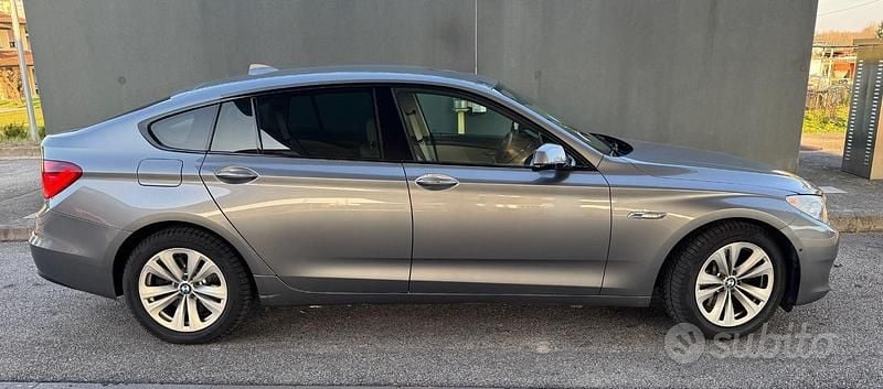 Usata BMW 530 Shadowline 245 CV (180 kW) 2010 Grigio Berlina