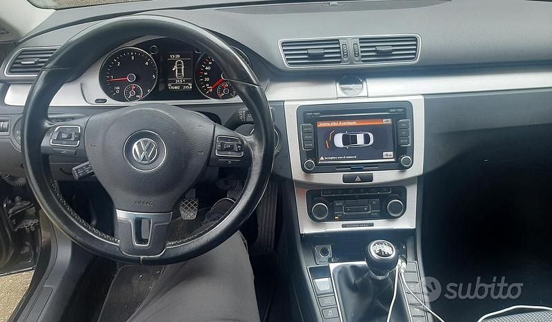 Usata VW Passat 143 CV (105 kW) 2011 Nero Berlina