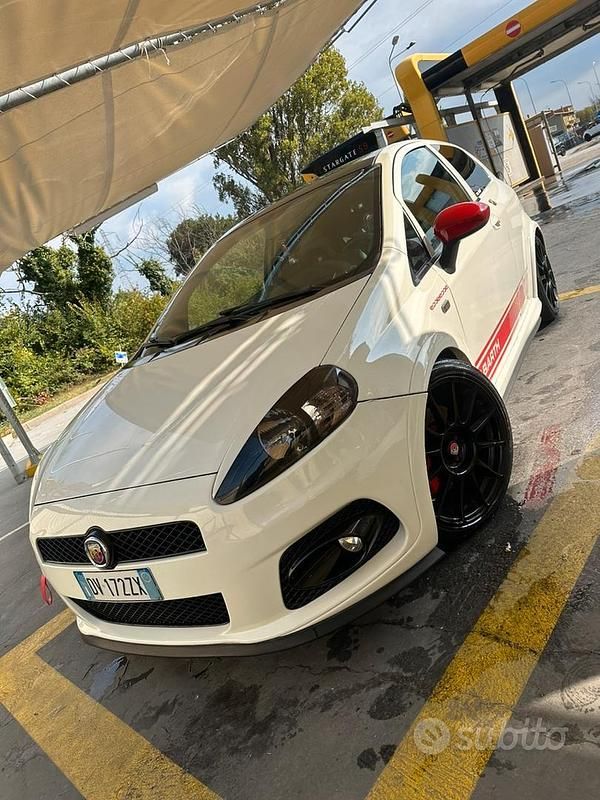 Usata Abarth Grande Punto Esseesse 180 CV (132 kW) 2009 Bianco Utilitaria