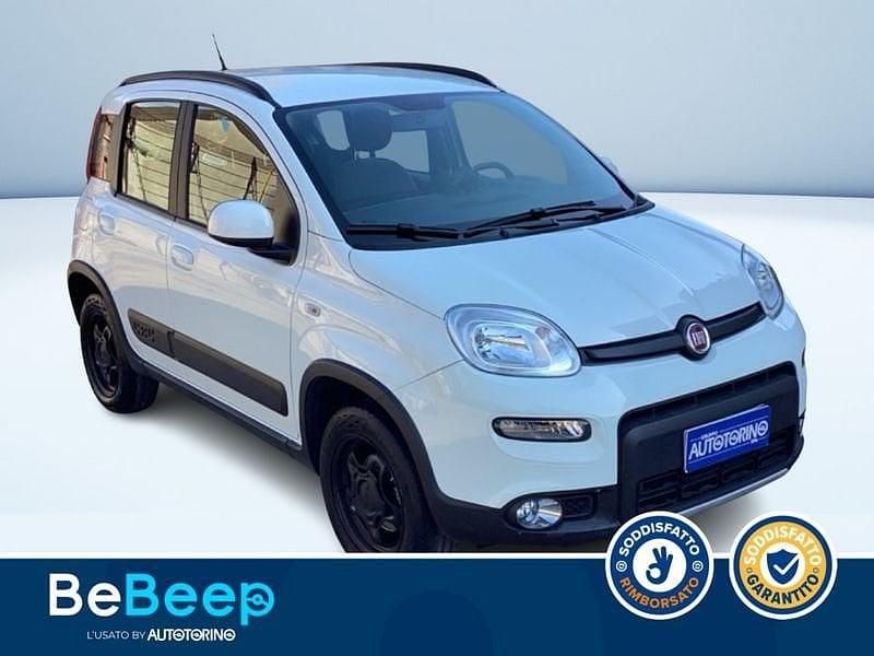 Usata Fiat Panda 4x4 Wild 85 CV (62 kW) 2021 Bianco Utilitaria