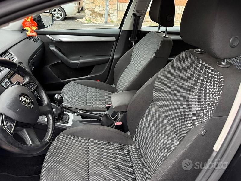Usata Skoda Octavia 105 CV (77 kW) 2015 Nero Utilitaria